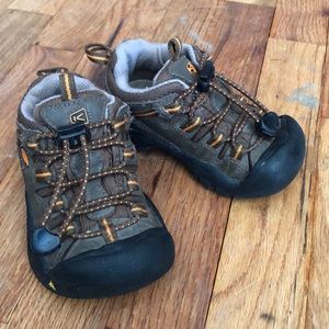 Keen Toddler boys hiking shoes